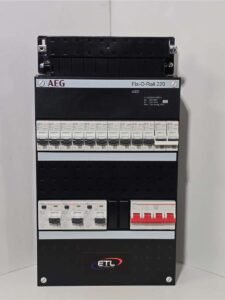 AEG Fix-O-Rail groepenkast met hoofdschakelaar en aardlekschakelaars.